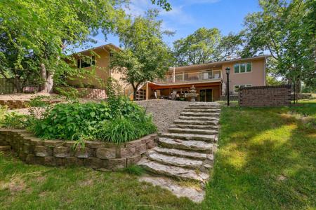 1309 Broadway