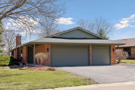 240 Inland Lane N