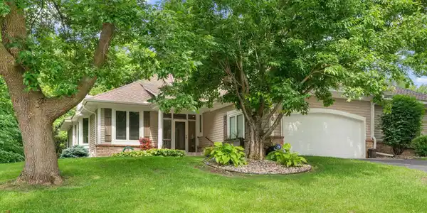 10 Echo Bay Drive