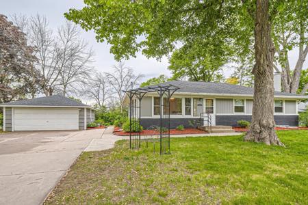 4989 Turtle Lane W