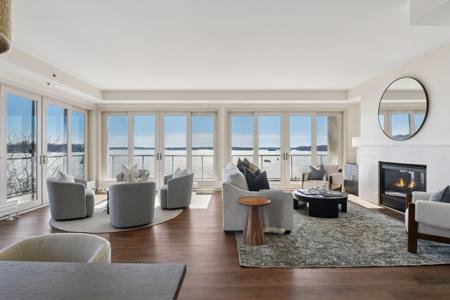 4100 Shoreline Drive