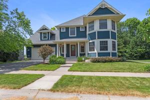 6765 Lakeview NE