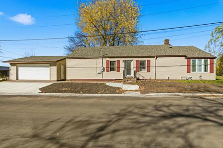 113 Barracuda Avenue NE