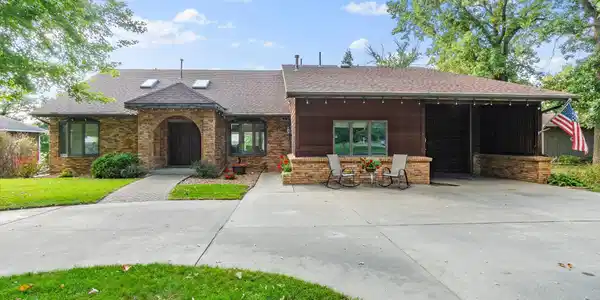 7840 E Lake Carlos Drive NE