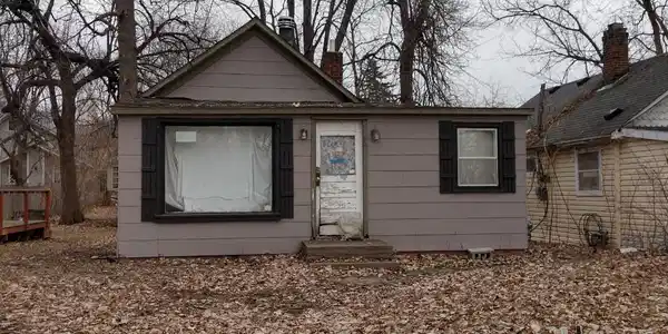 5872 Glenwood