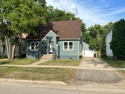 616 4th SE