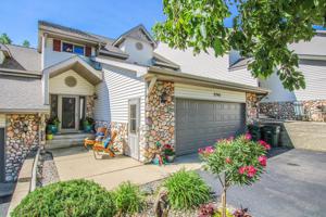 2745 Arrowwood Drive NW