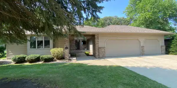 1570 Prairie
