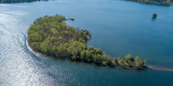 Lot 8 N/A-Island