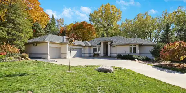 4130 Trillium Lane E