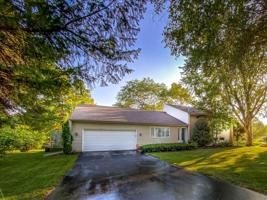 8390 Red Rock