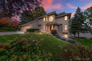 3735 Island View Circle NW