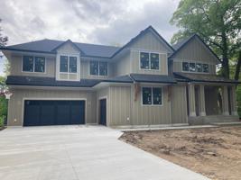 4875 Ferncroft