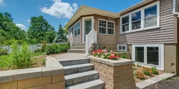 440 Lake