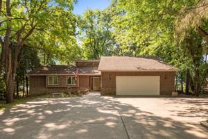 8285 River Acres