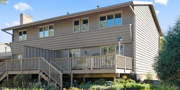 212 Windsor Court