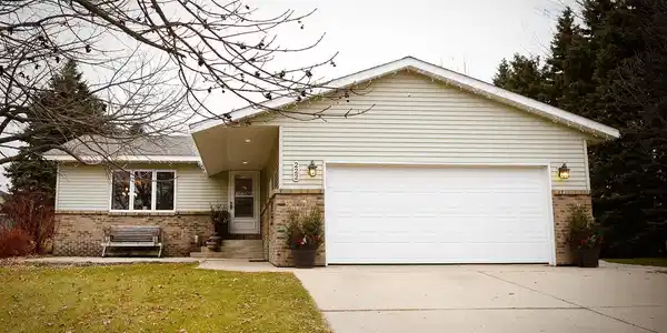 222 Lakeview Drive