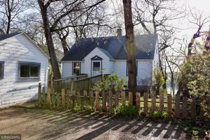 1541 W Medicine Lake Drive