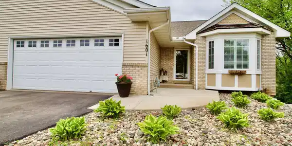 1601 Maple Manors