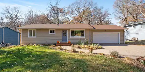 2949 Dickens