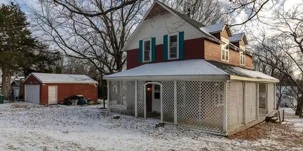 209 Frank Avenue NE