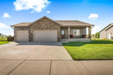 931 Waters Edge Circle