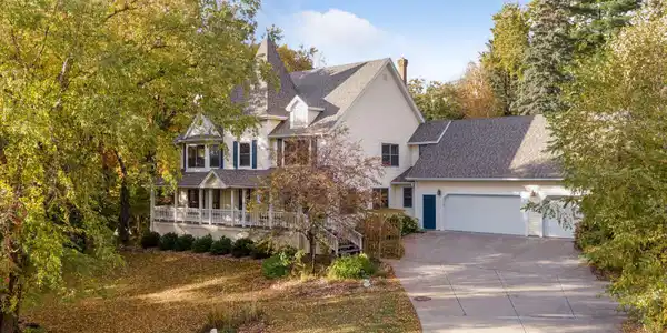 19 Meadow Lane