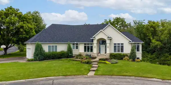 1040 Bayside Lane