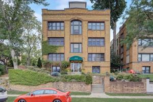 4418 Lake Harriet
