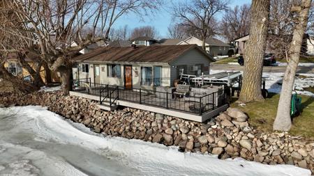 1111 W Lake Avenue