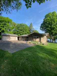 2315 Lake Shore