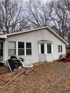 3576 Interlachen NE