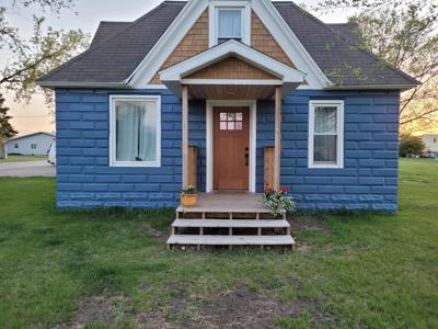 97 Elm Avenue S
