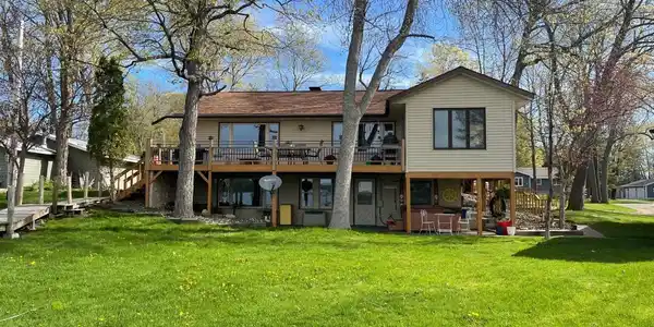 1415 Lake Shore
