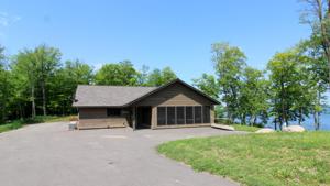9603 Little Stoney Point NE