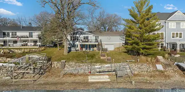 3201 Linden NW