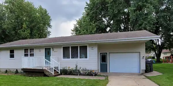 1435 Hillcrest
