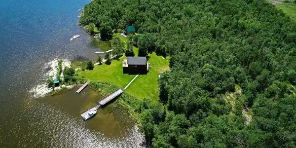 1526 Flag Island