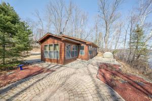 21724 Moose Point