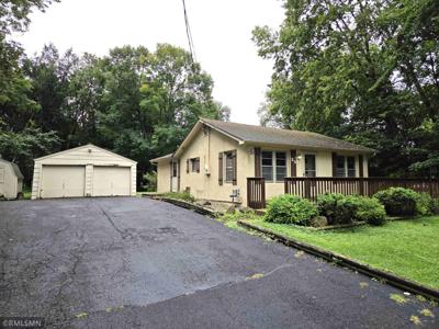 25 Woodlawn Avenue
