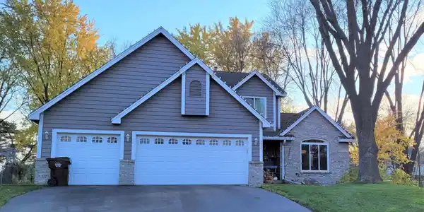 3529 Island View NW