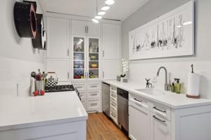 4418 Lake Harriet