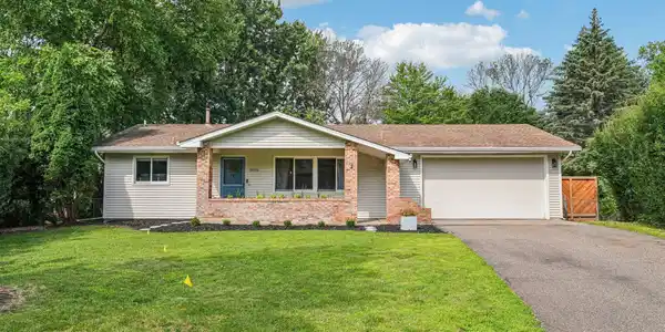 5175 Hemlock Lane N