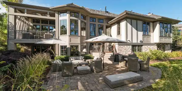 460 Carpenters Point
