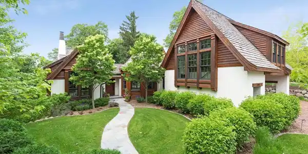 1590 Locust Hills Circle