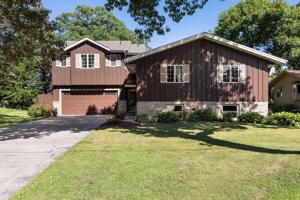 2917 Silver Lake Court NE
