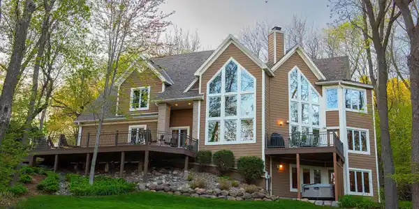 5075 Greenwood
