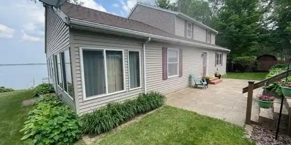 5285 County Road 4 NE