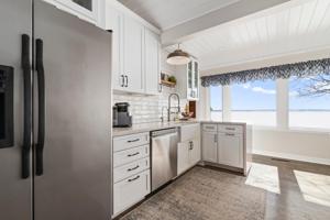 21794 Hillcrest