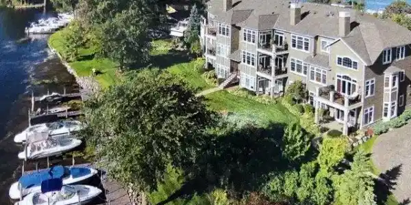 21957 Minnetonka Boulevard